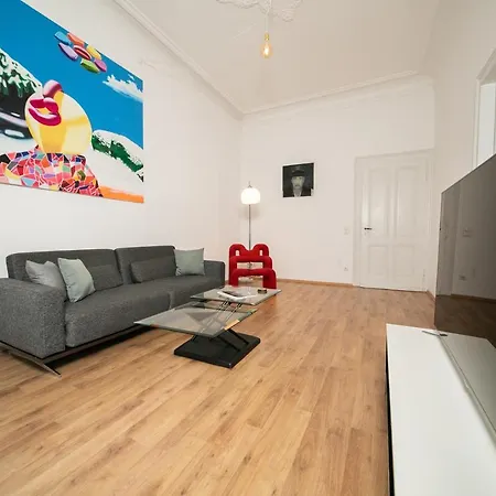 White 60 Qm - Zentral - Balkon - Messe Lägenhet *