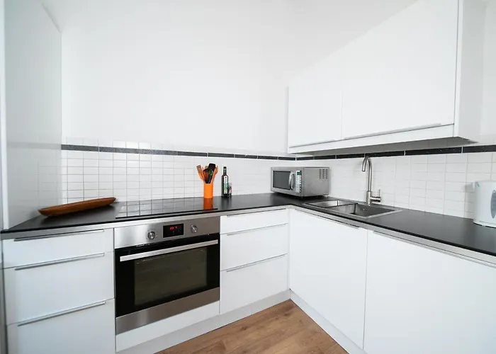 White 60 Qm - Zentral - Balkon - Messe アパート *